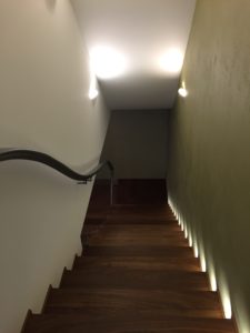 Лестница в интерьере пентхауса на Соколе